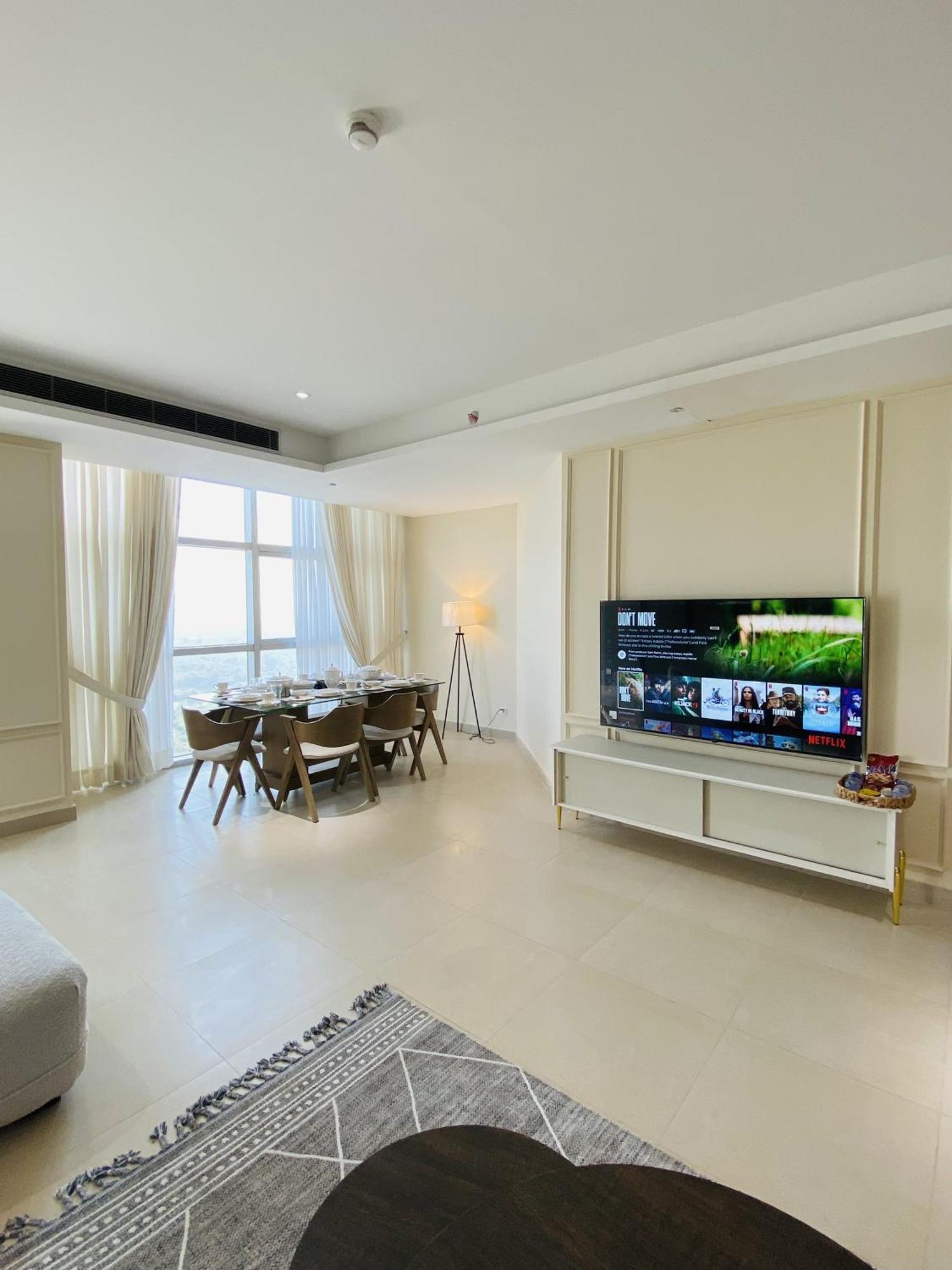 One Constitution Avenue - Apartments By Superhost Stays اسلام اباد الغرفة الصورة
